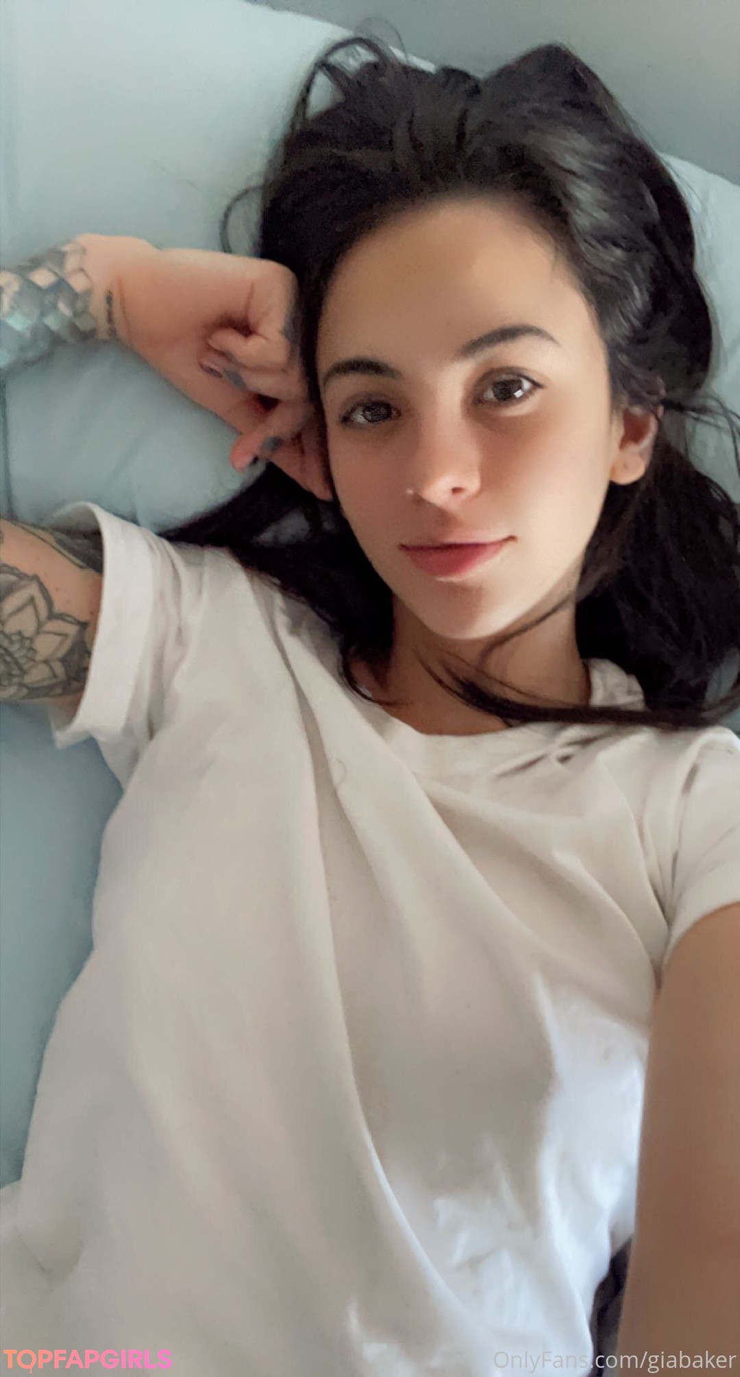 Naakte gelekte OnlyFans-foto van Gia Baker #591