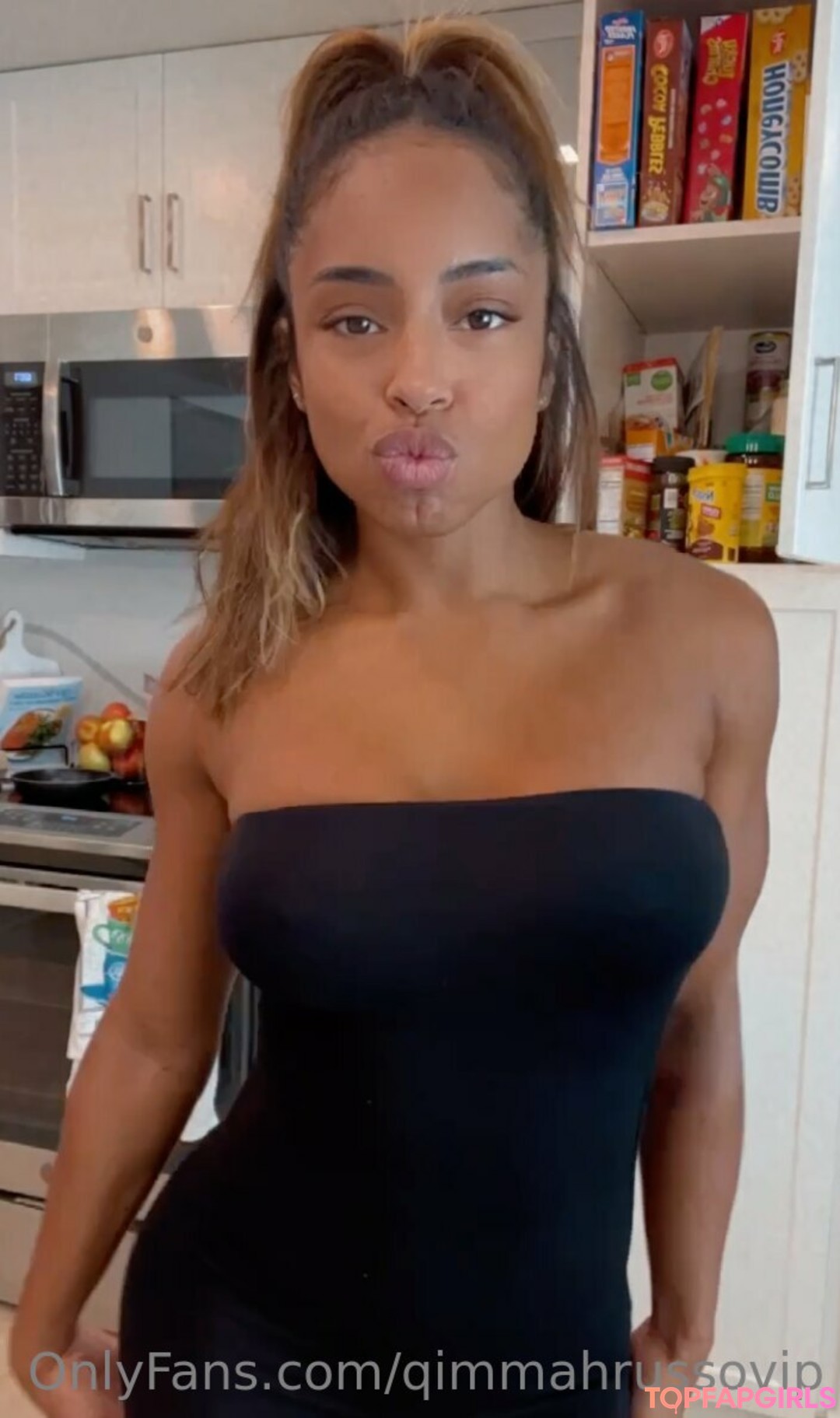 Naakte gelekte OnlyFans-foto van Qimmah Russo #786