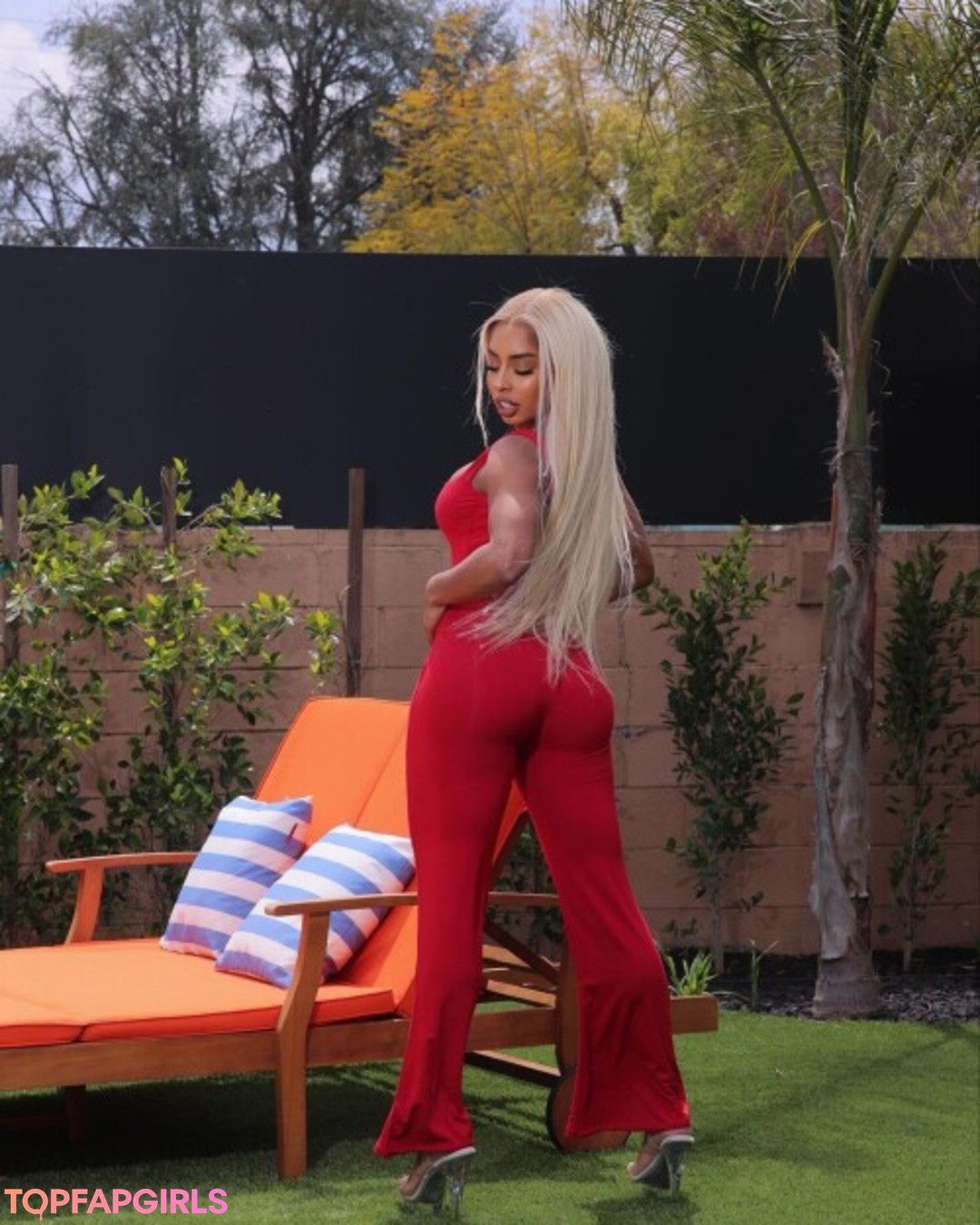 Naakte gelekte OnlyFans-foto van Qimmah Russo #111