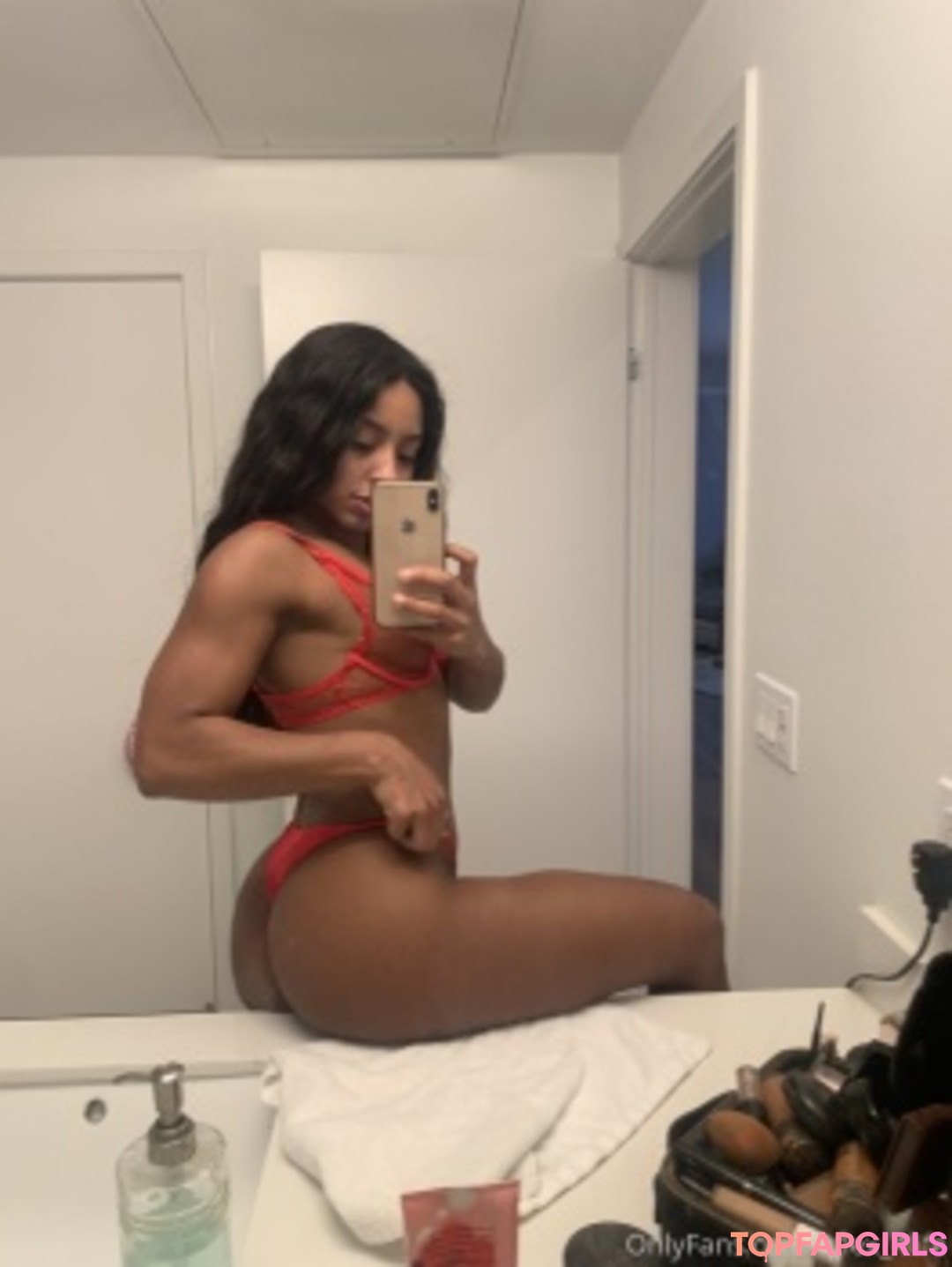 Naakte gelekte OnlyFans-foto van Qimmah Russo #160