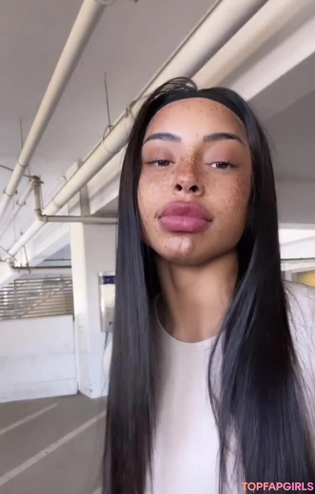 Naakte gelekte OnlyFans-foto van Qimmah Russo #259