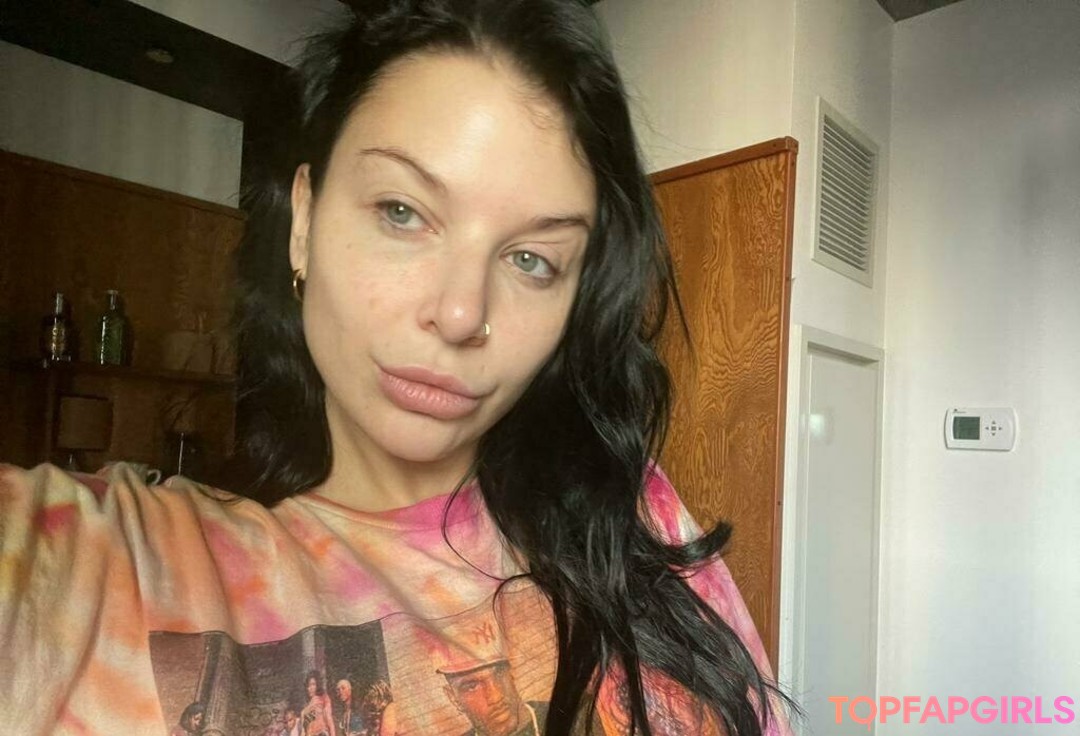 Naakte gelekte OnlyFans-foto van Ivy Lebelle #477
