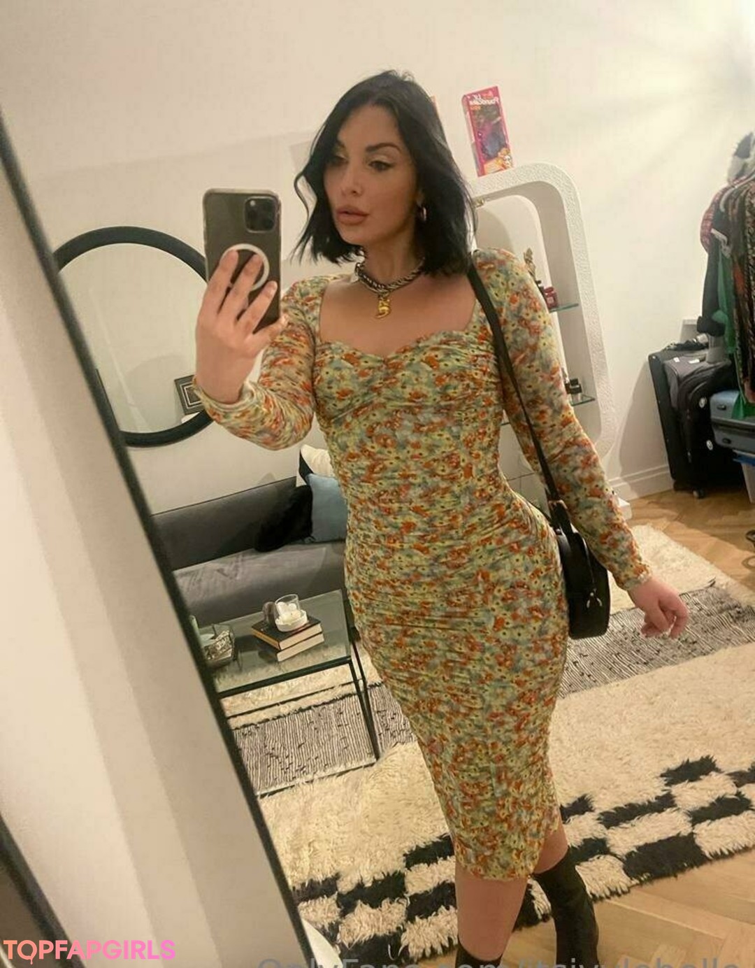 Naakte gelekte OnlyFans-foto van Ivy Lebelle #658