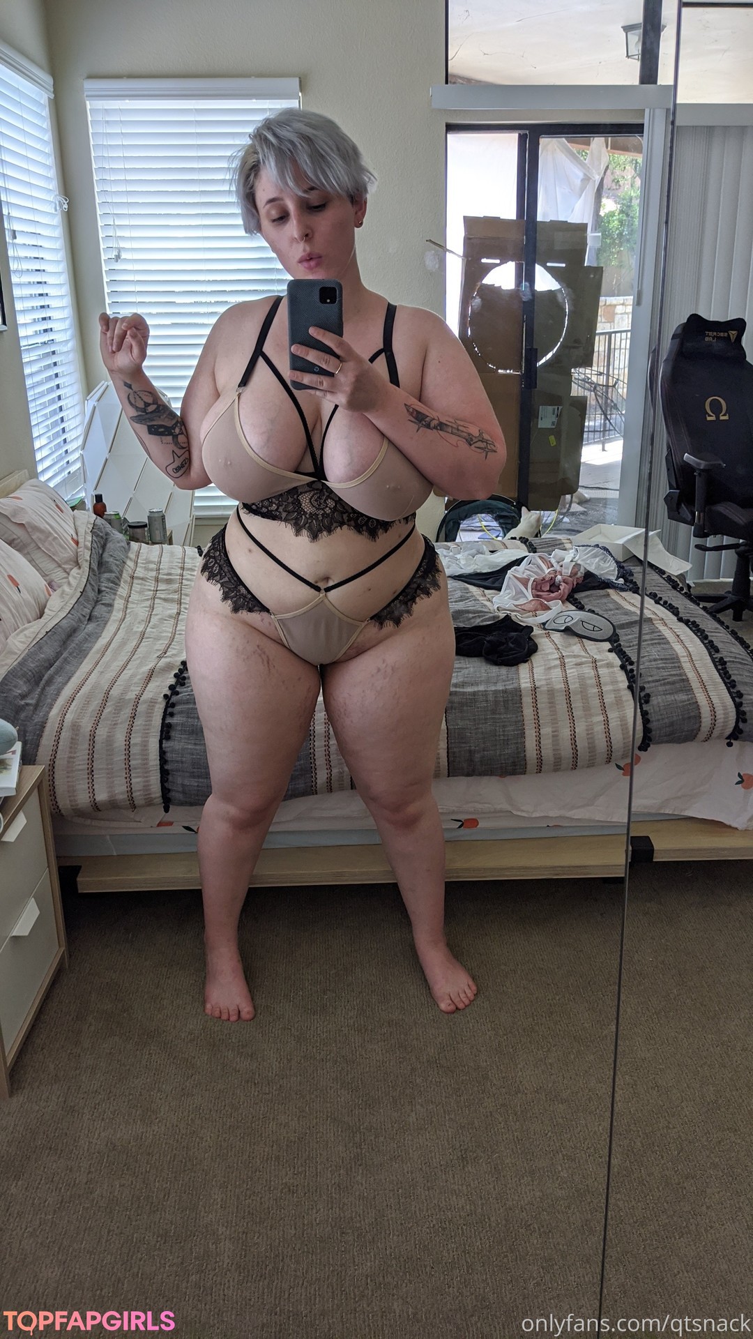 Naakte gelekte OnlyFans-foto van Qtsnack #114