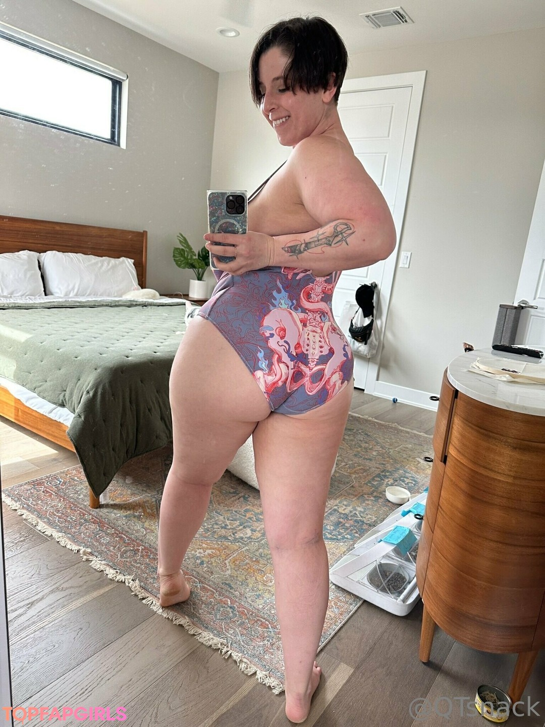 Naakte gelekte OnlyFans-foto van Qtsnack #337
