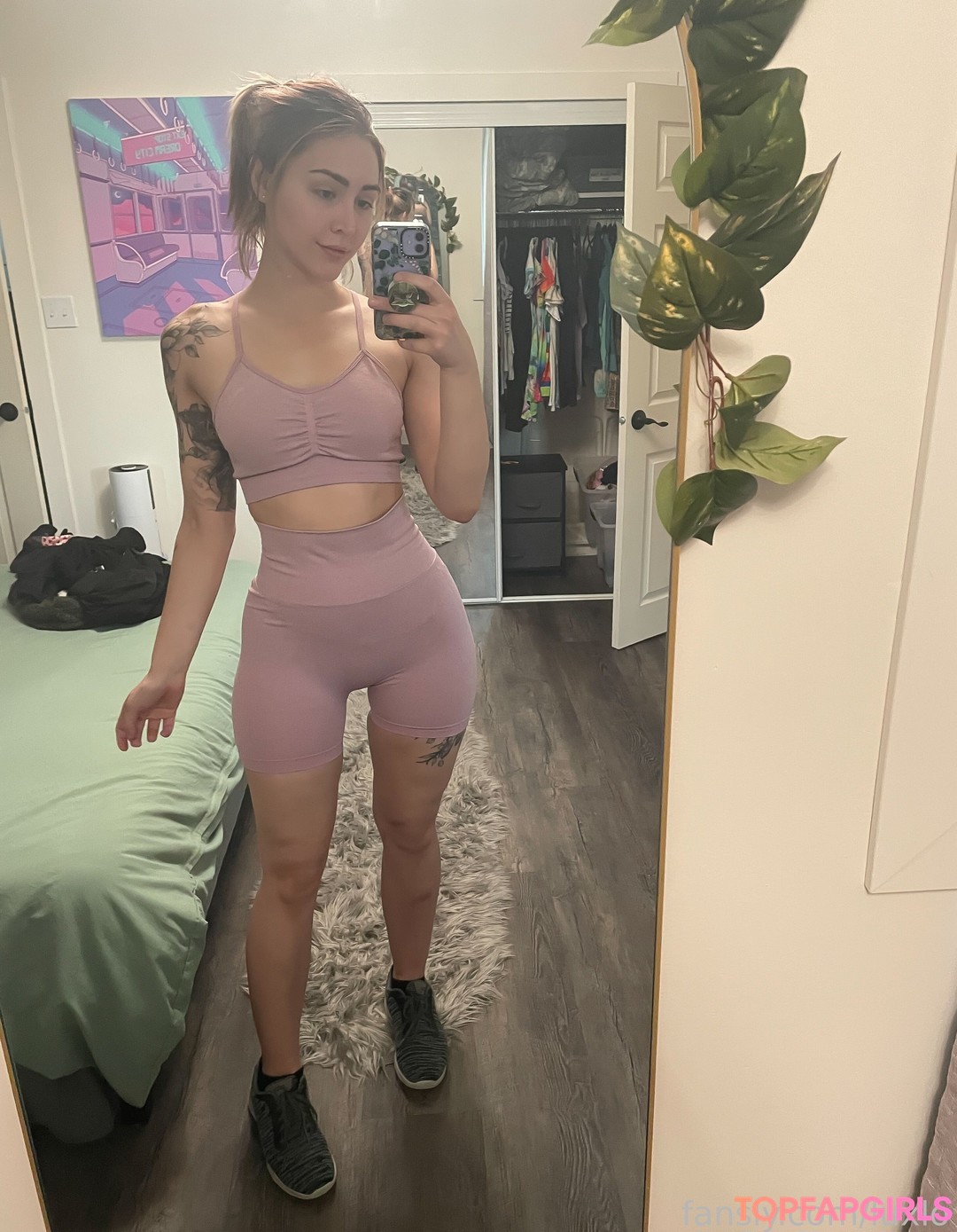 Naakte gelekte OnlyFans-foto van Luxlo #1809