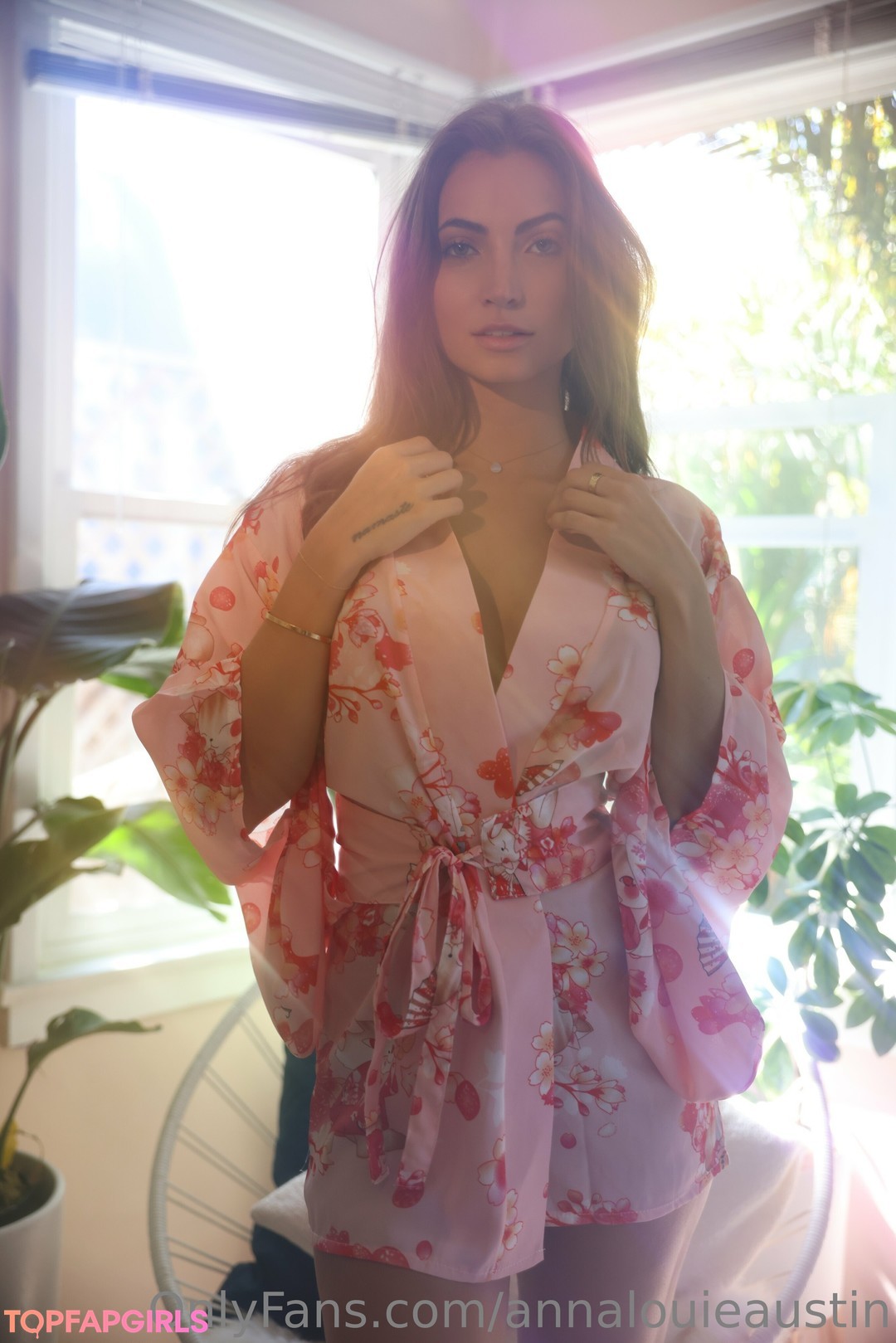 Naakte gelekte OnlyFans-foto van Anna Louise #381