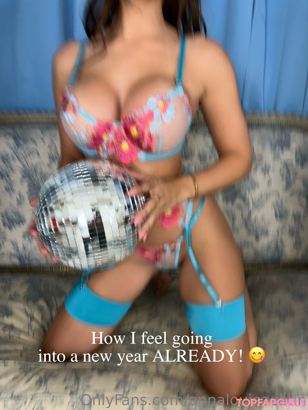 Naakte gelekte OnlyFans-foto van Anna Louise #393