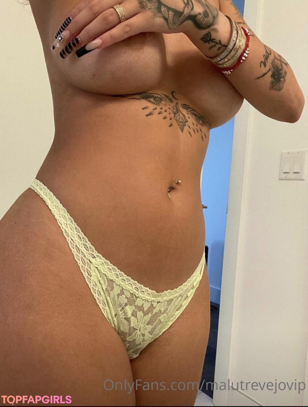 Naakte gelekte OnlyFans-foto van Malu Trevejo #198