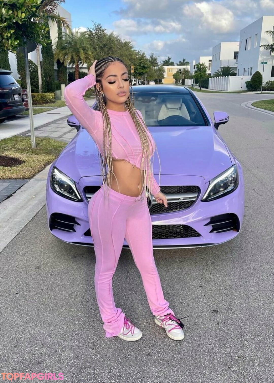 Naakte gelekte OnlyFans-foto van Malu Trevejo #374