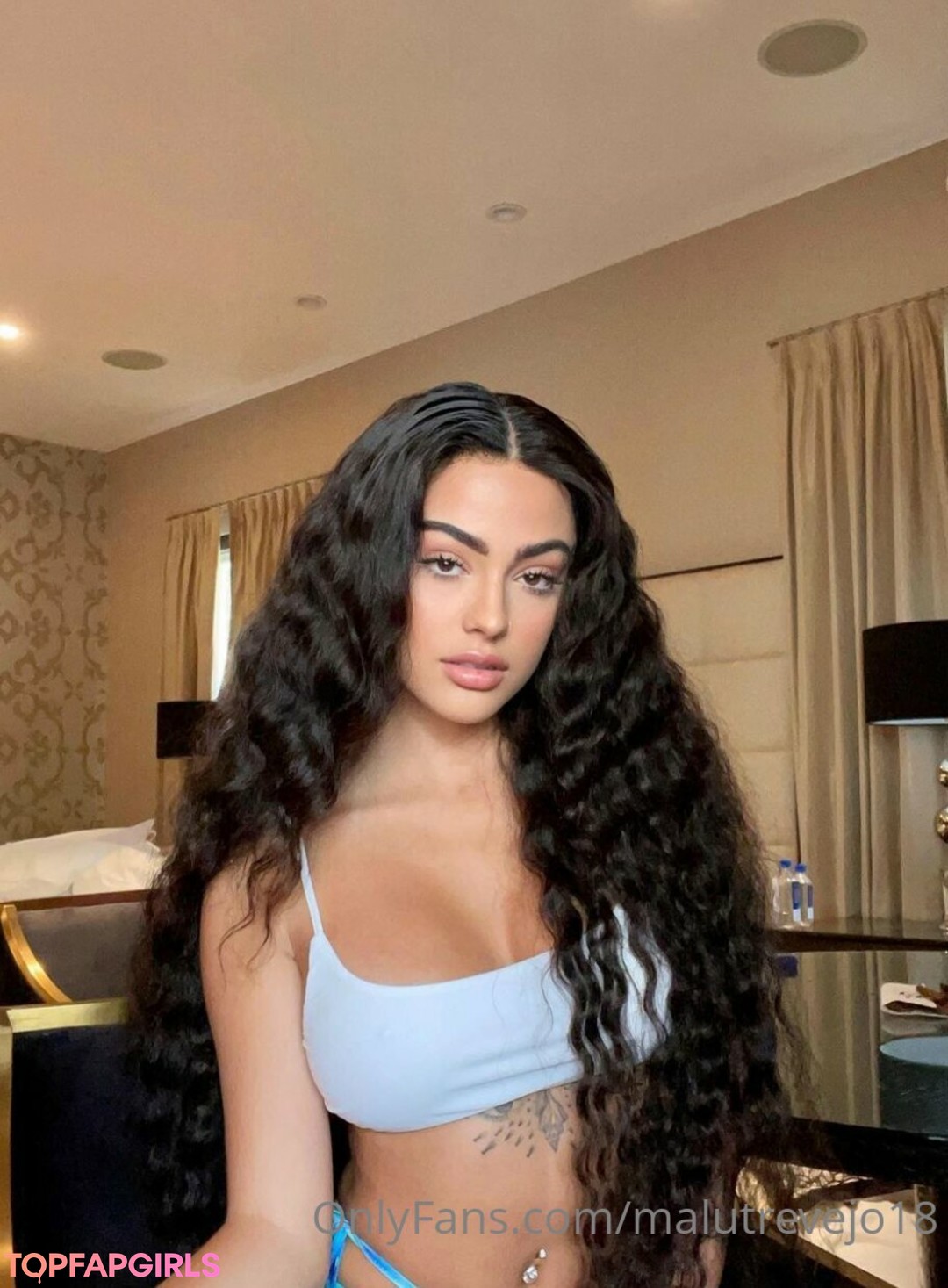 Naakte gelekte OnlyFans-foto van Malu Trevejo #437
