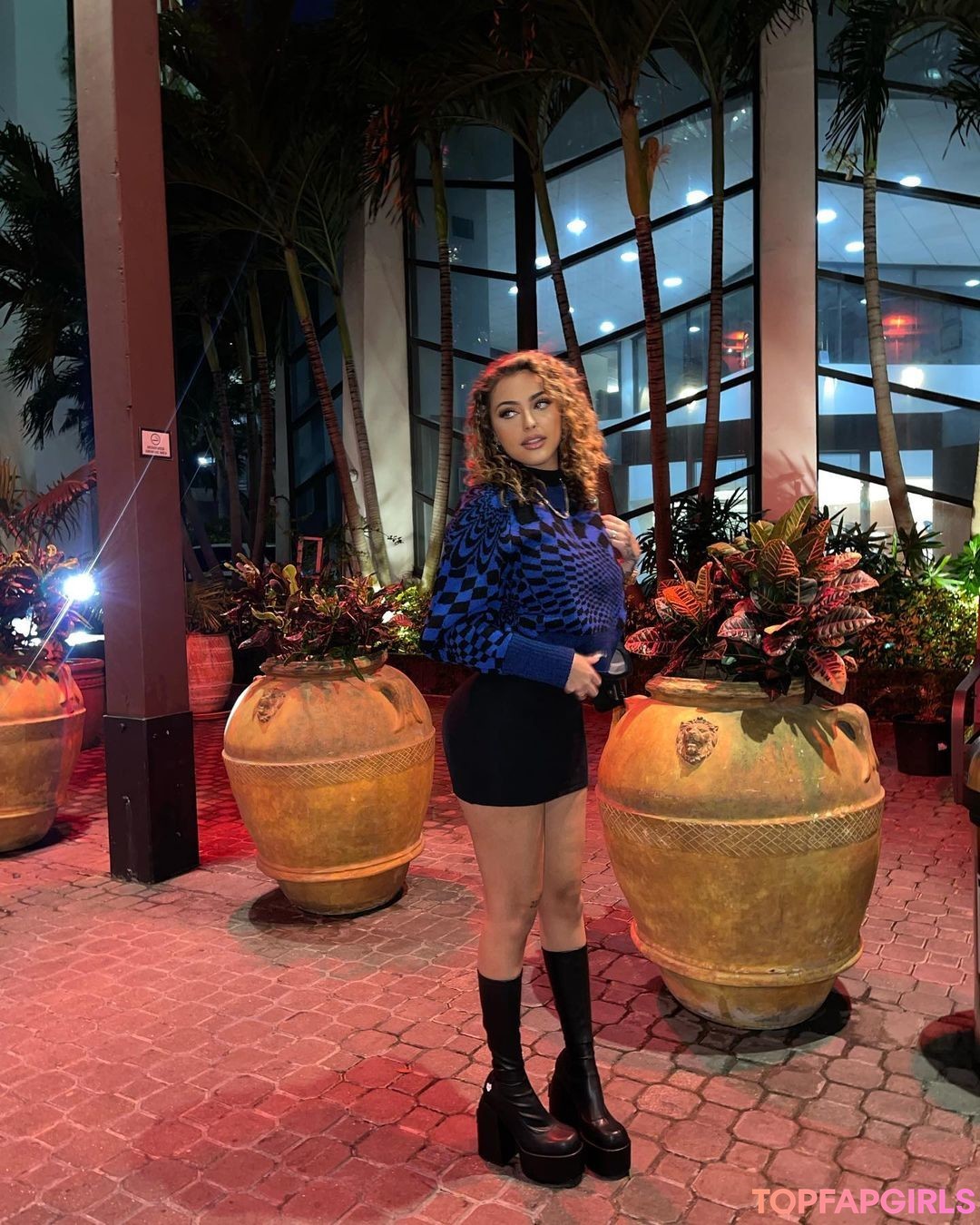 Naakte gelekte OnlyFans-foto van Malu Trevejo #748