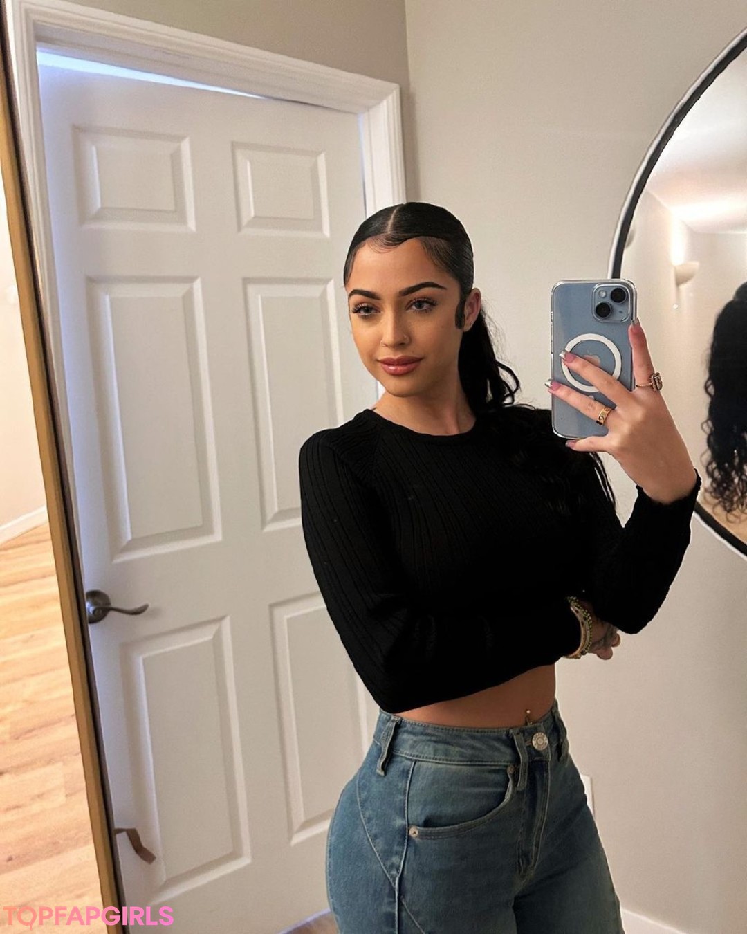 Naakte gelekte OnlyFans-foto van Malu Trevejo #885