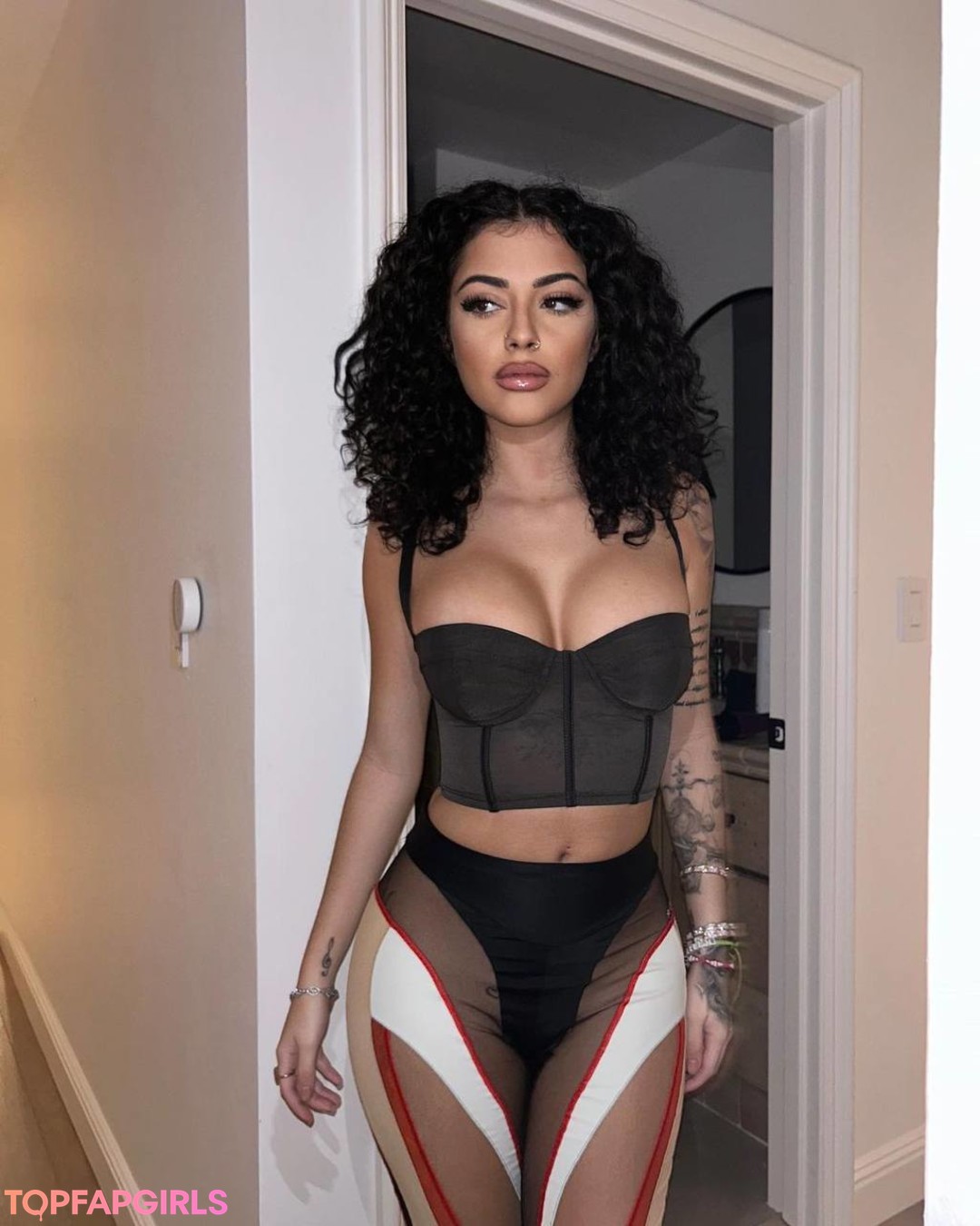 Naakte gelekte OnlyFans-foto van Malu Trevejo #901