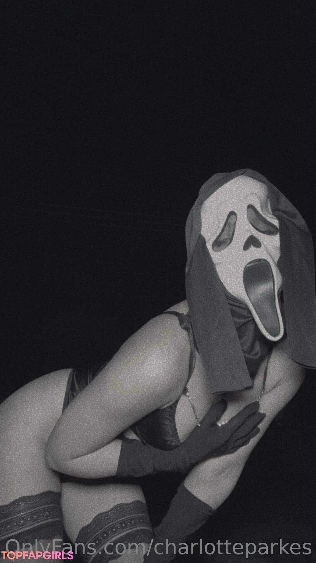 Naakte gelekte OnlyFans-foto van Charlotte Parkes #79