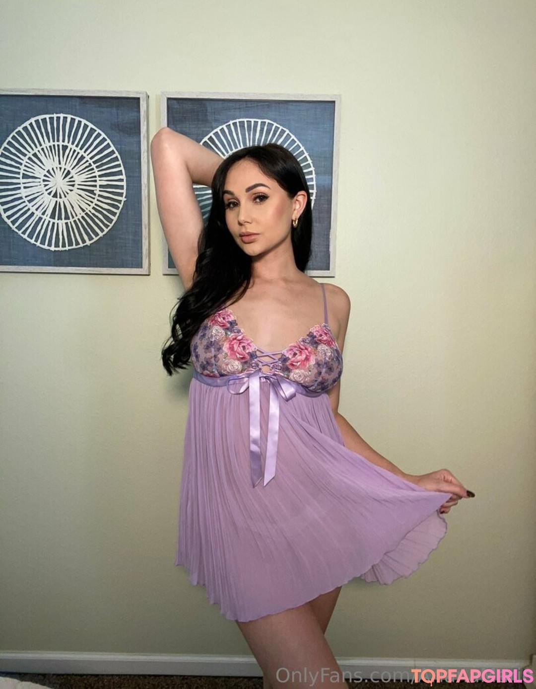 Naakte gelekte OnlyFans-foto van Ariana Marie #1241