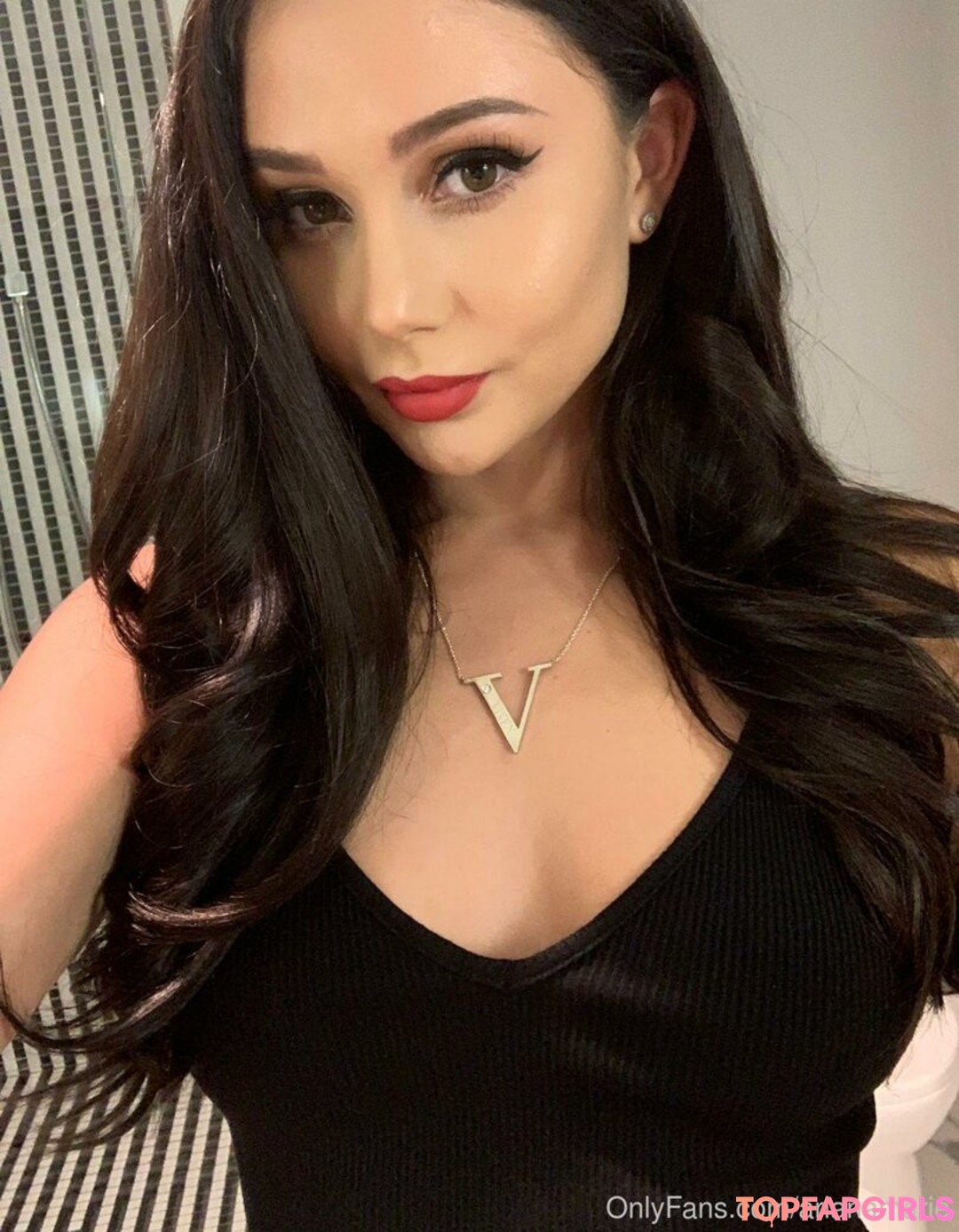 Naakte gelekte OnlyFans-foto van Ariana Marie #757