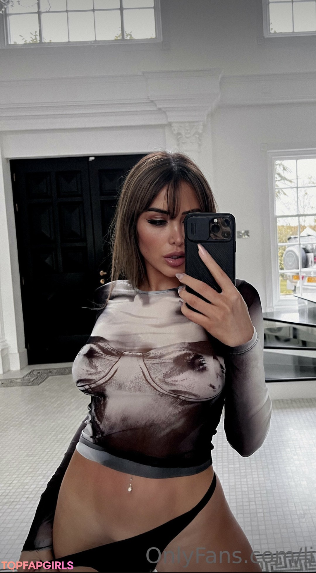 Naakte gelekte OnlyFans-foto van Marnie Simpson #19