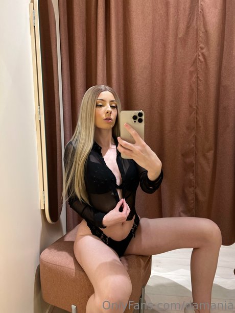 Naakte gelekte OnlyFans-foto van Damania