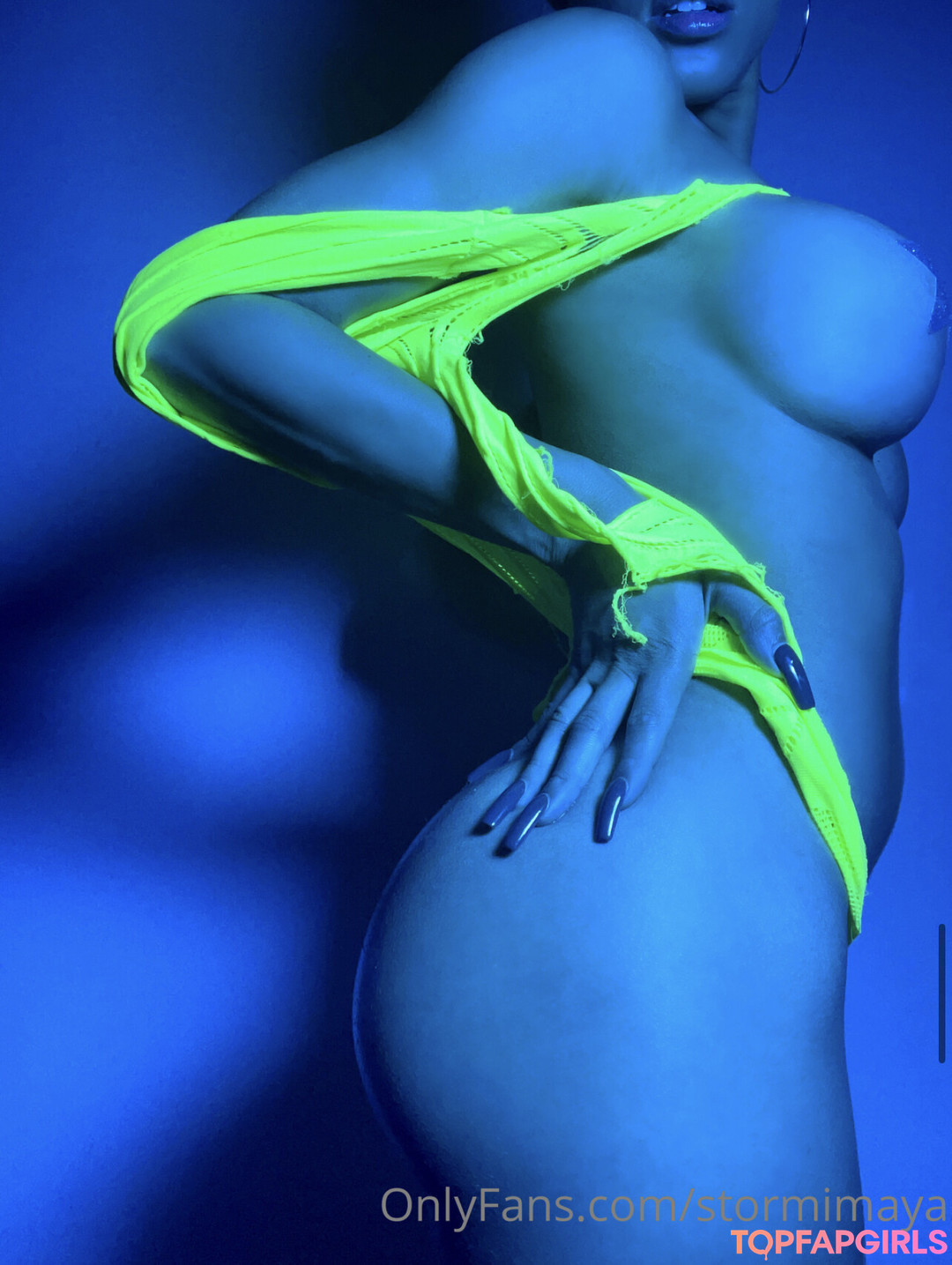 Naakte gelekte OnlyFans-foto van Stormi Maya #696