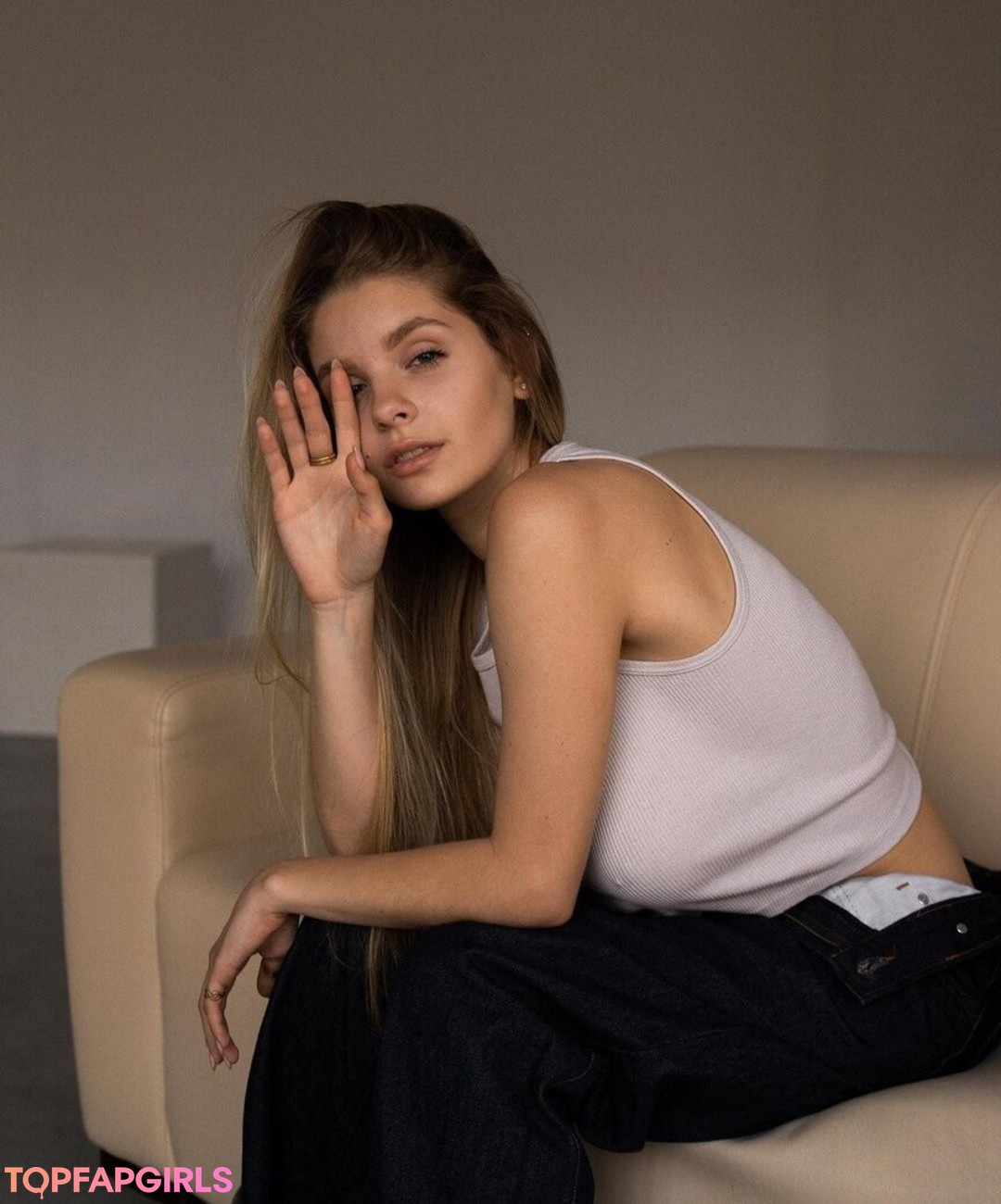 Naakte gelekte OnlyFans-foto van Mila Amour #1391