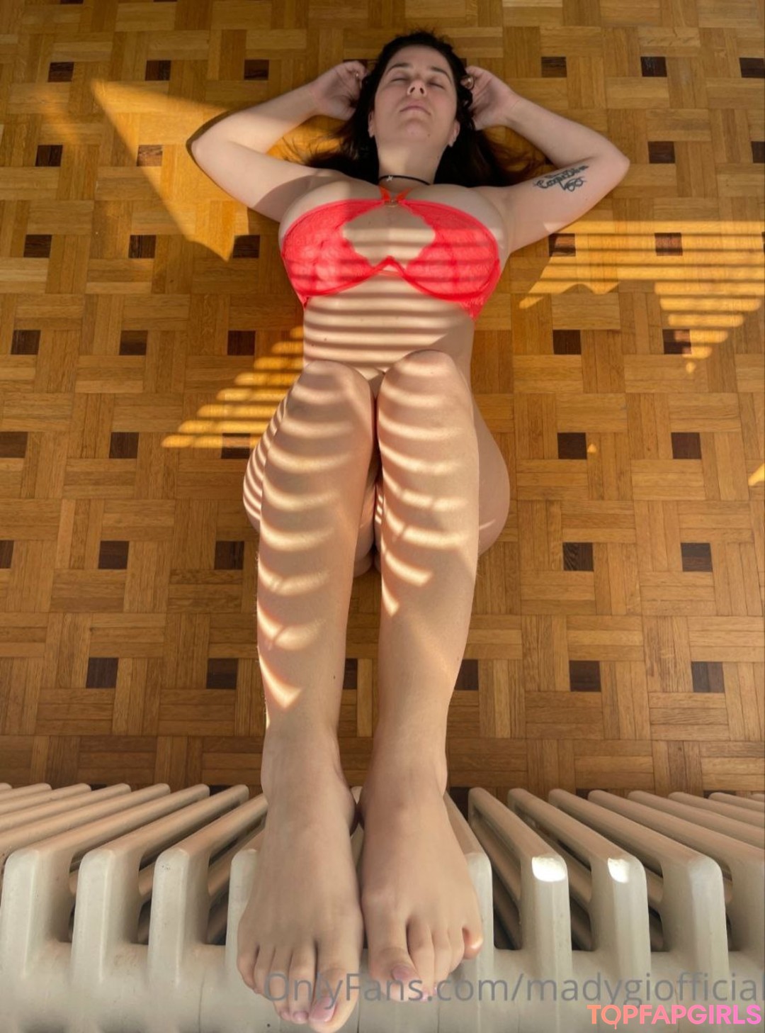 Naakte gelekte OnlyFans-foto van Madalina Loana Filip #734
