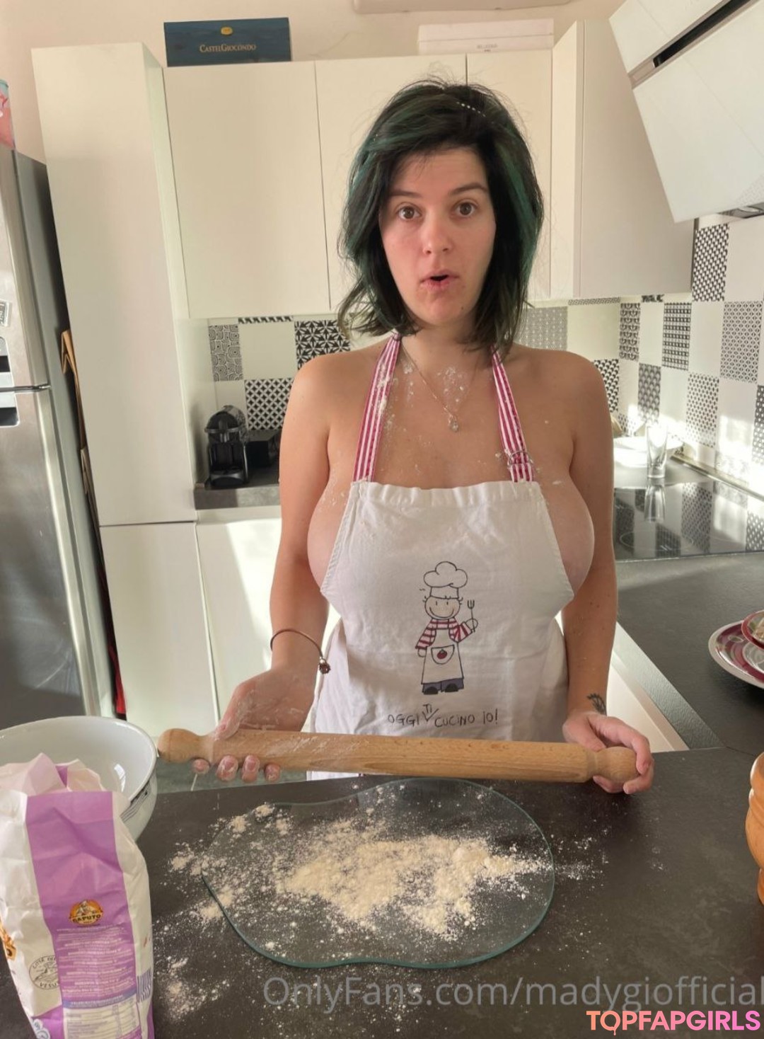 Naakte gelekte OnlyFans-foto van Madalina Loana Filip #806