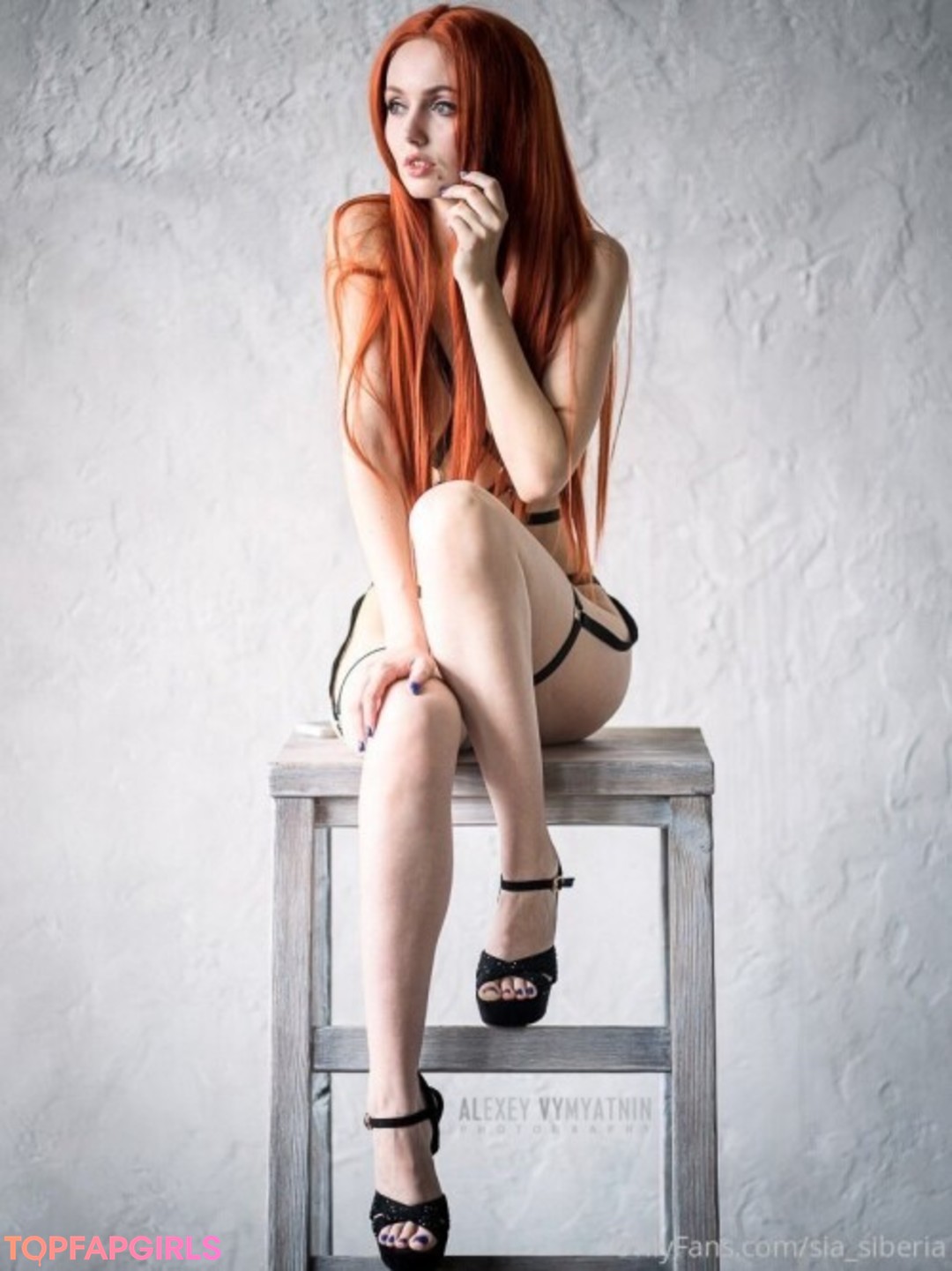 Naakte gelekte OnlyFans-foto van Sia Siberia #1