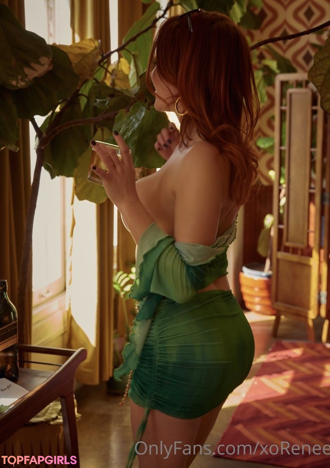 Naakte gelekte OnlyFans-foto van Renee Olstead #941