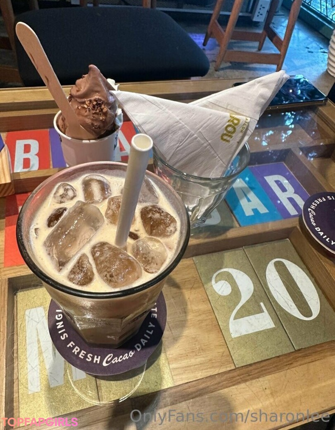 Naakte gelekte OnlyFans-foto van Sharon Lee #208