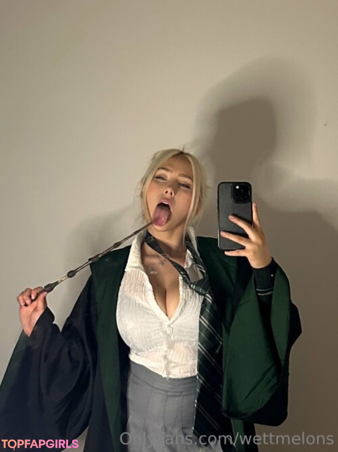 Naakte gelekte OnlyFans-foto van Wettmelons #151