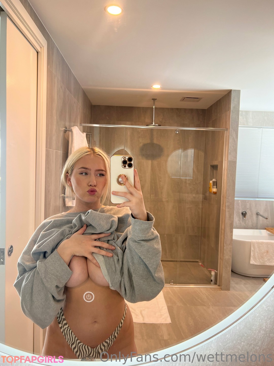 Naakte gelekte OnlyFans-foto van Wettmelons #2375