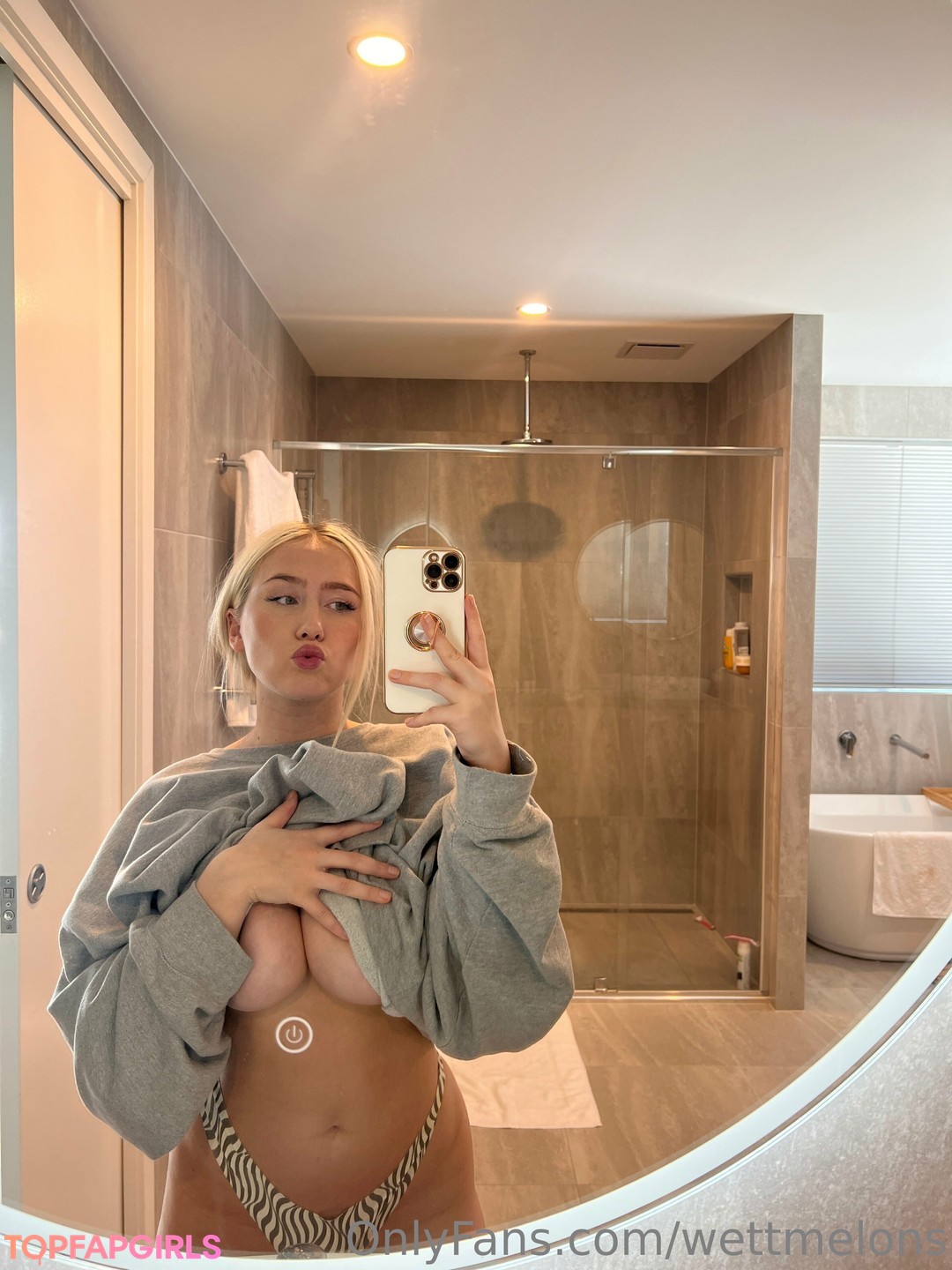 Naakte gelekte OnlyFans-foto van Wettmelons #2376