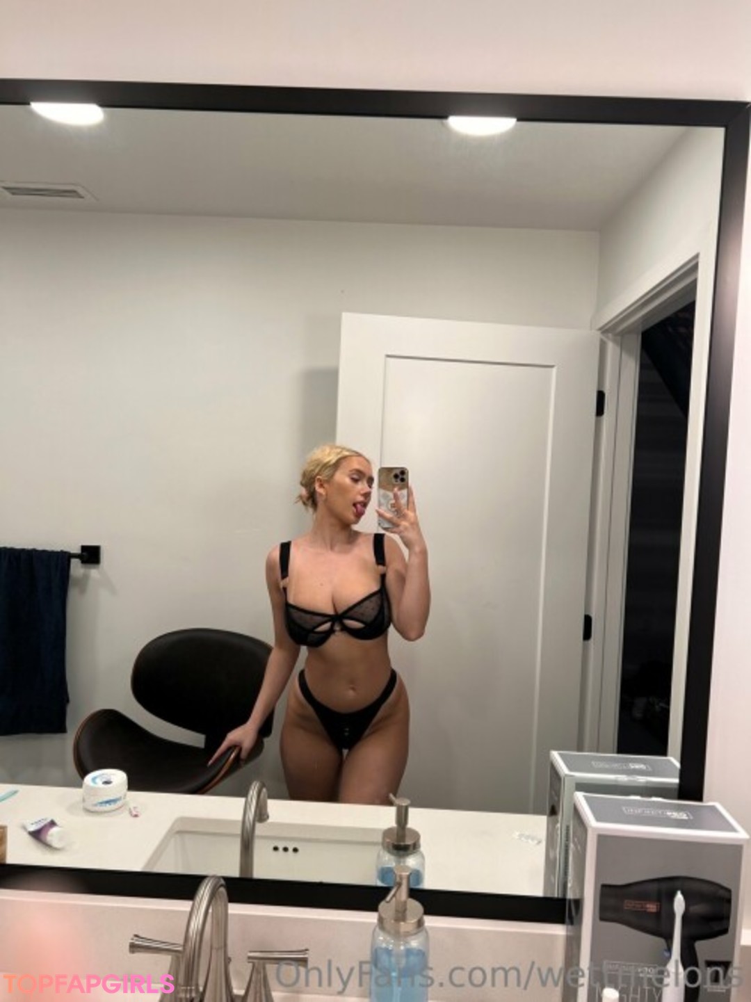 Naakte gelekte OnlyFans-foto van Wettmelons #361