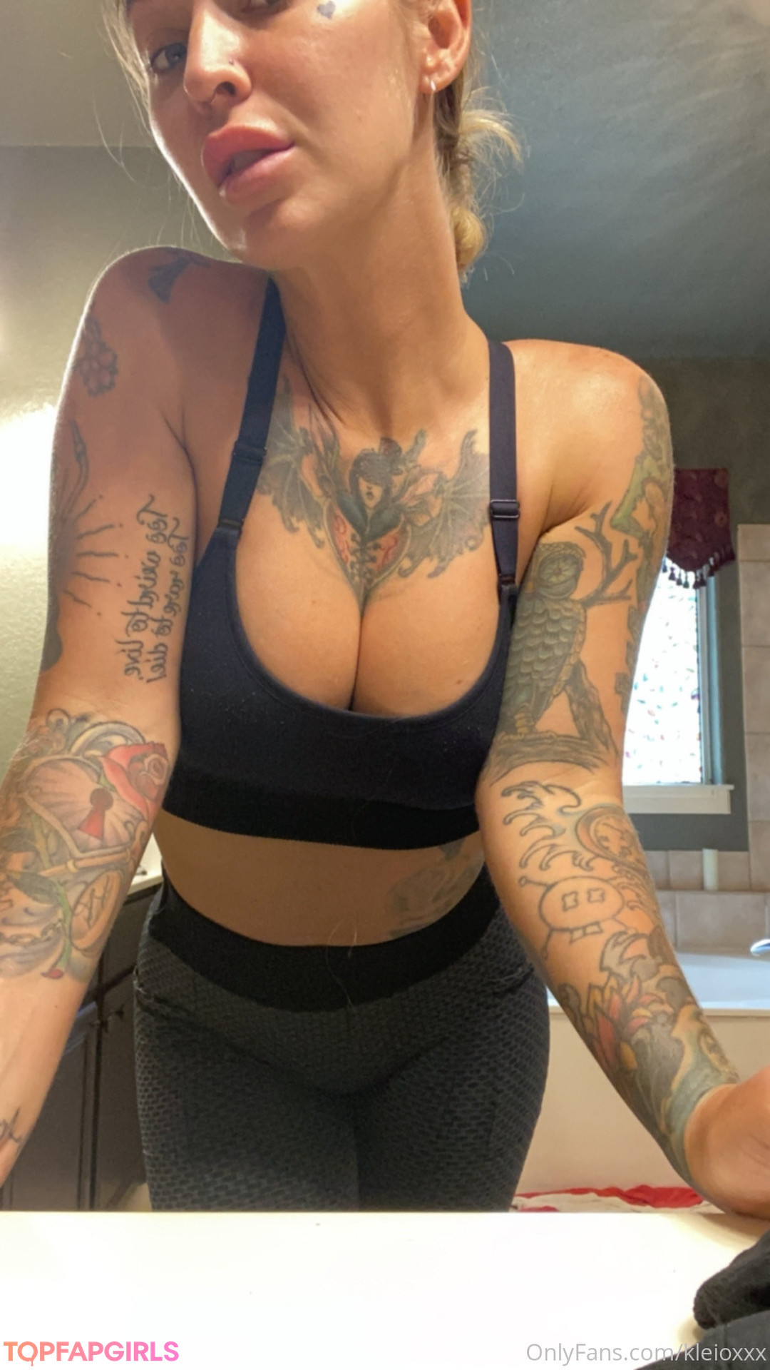 Naakte gelekte OnlyFans-foto van Kleio Valentien #138