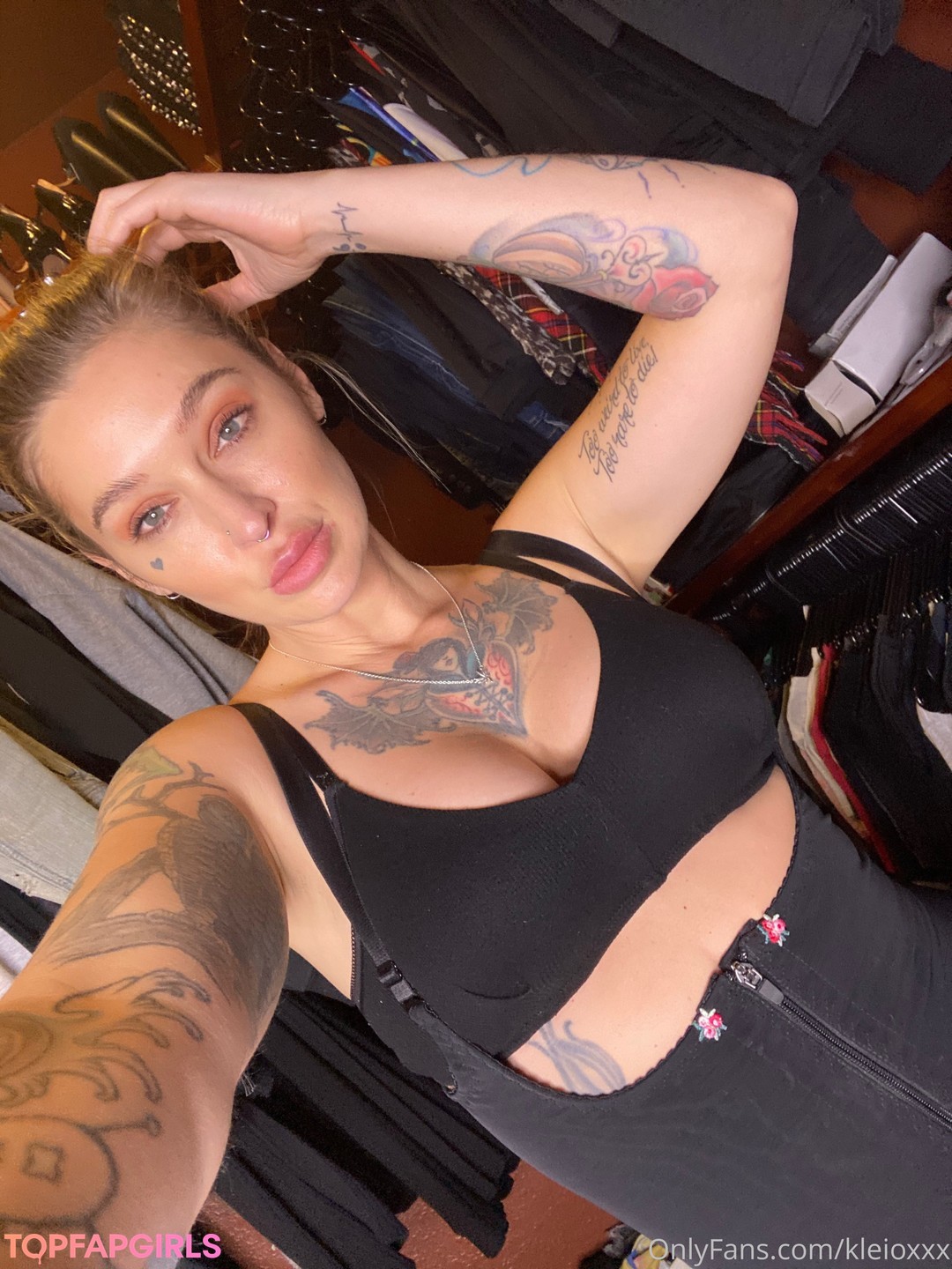 Naakte gelekte OnlyFans-foto van Kleio Valentien #201