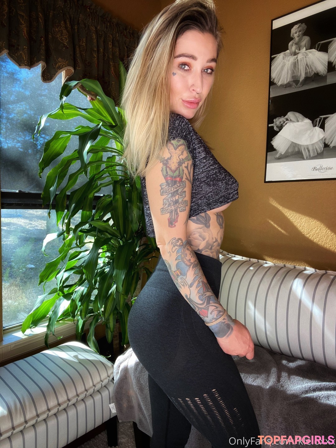 Naakte gelekte OnlyFans-foto van Kleio Valentien #218