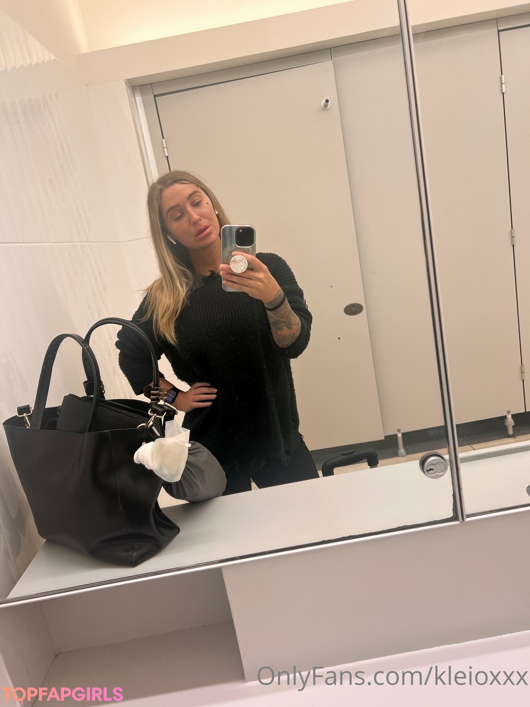 Naakte gelekte OnlyFans-foto van Kleio Valentien #231