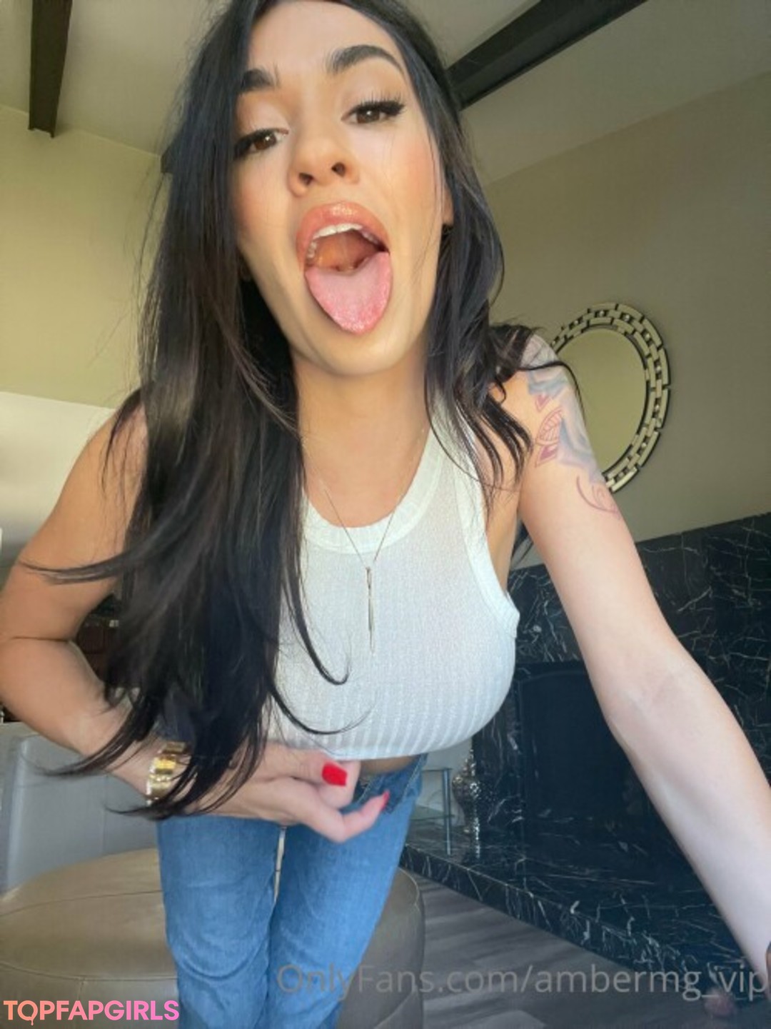 Naakte gelekte OnlyFans-foto van Amber Marie #923