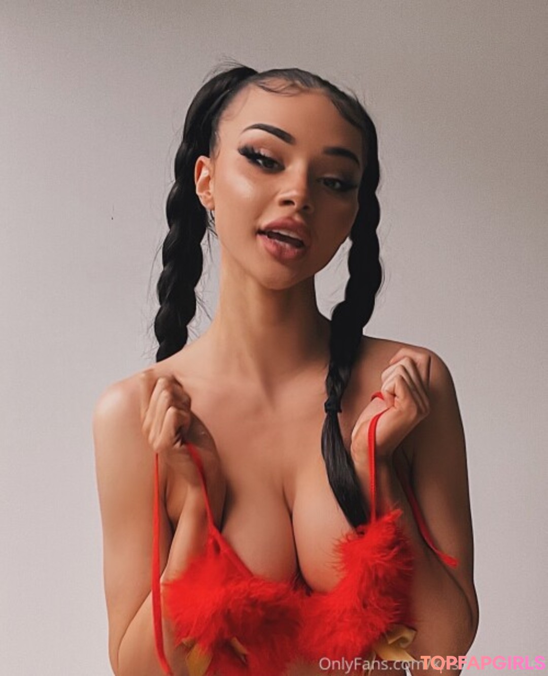 Naakte gelekte OnlyFans-foto van Kristen Hancher #102