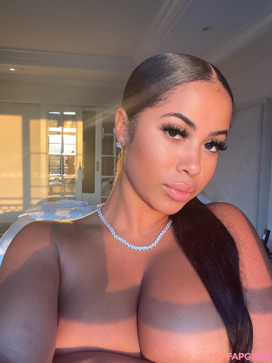 Naakte gelekte OnlyFans-foto van Yasmine Lopez #22