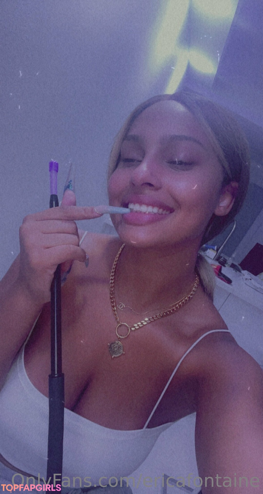 Naakte gelekte OnlyFans-foto van Erica Fontaine #153