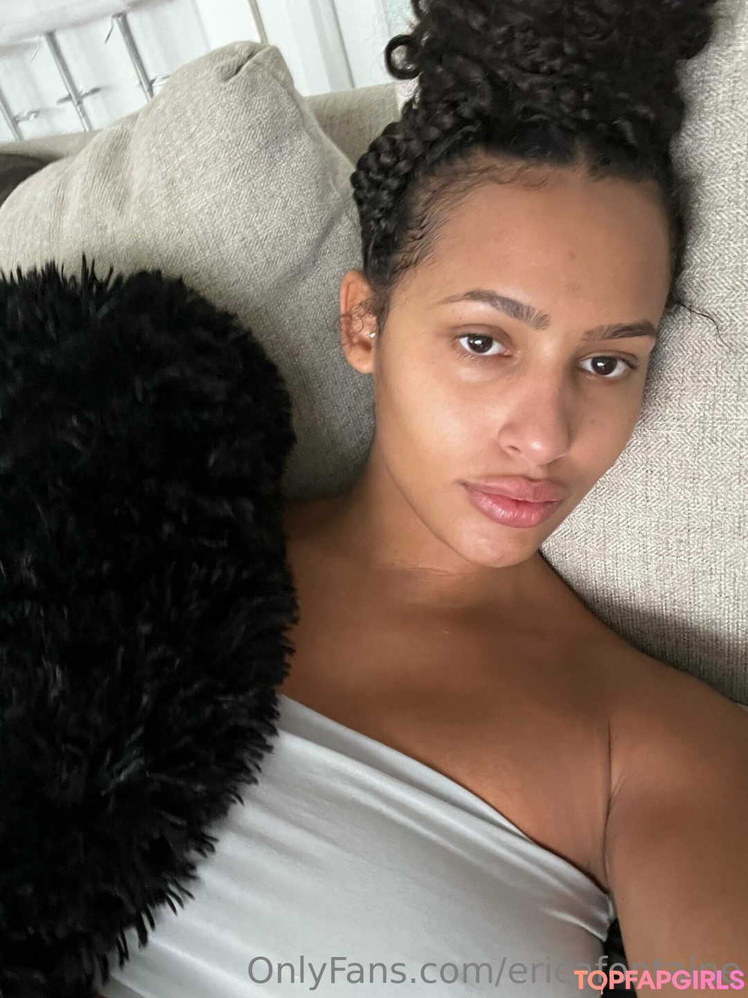 Naakte gelekte OnlyFans-foto van Erica Fontaine #180