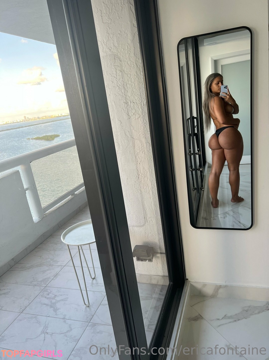 Naakte gelekte OnlyFans-foto van Erica Fontaine #94