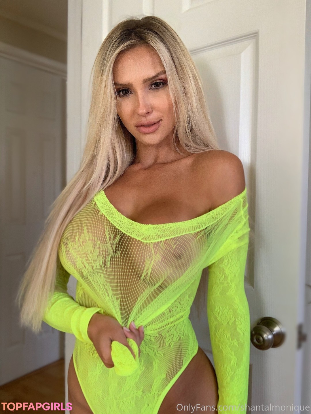 Naakte gelekte OnlyFans-foto van Shantal Monique #515