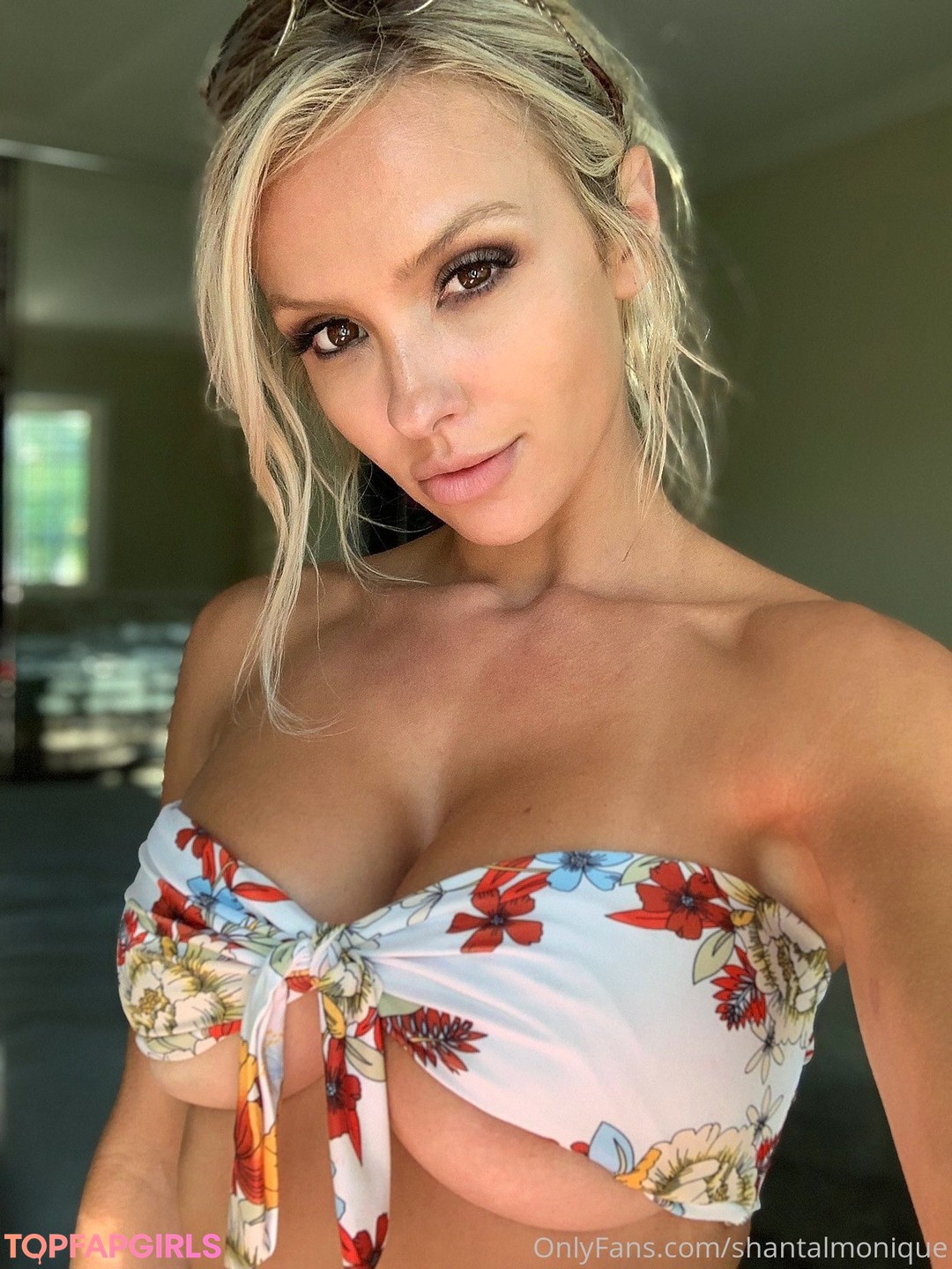 Naakte gelekte OnlyFans-foto van Shantal Monique #406