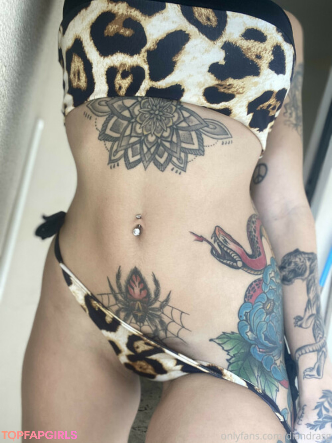 Naakte gelekte OnlyFans-foto van Diandra Cox #299