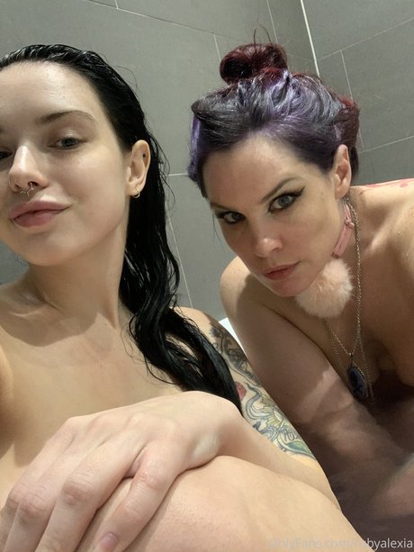Naakte gelekte OnlyFans-foto van Ruby Alexia