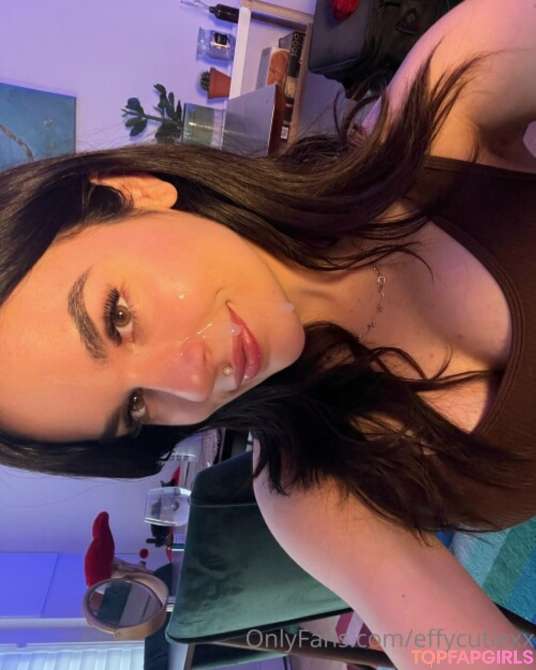 Naakte gelekte OnlyFans-foto van Effy Cutie #979