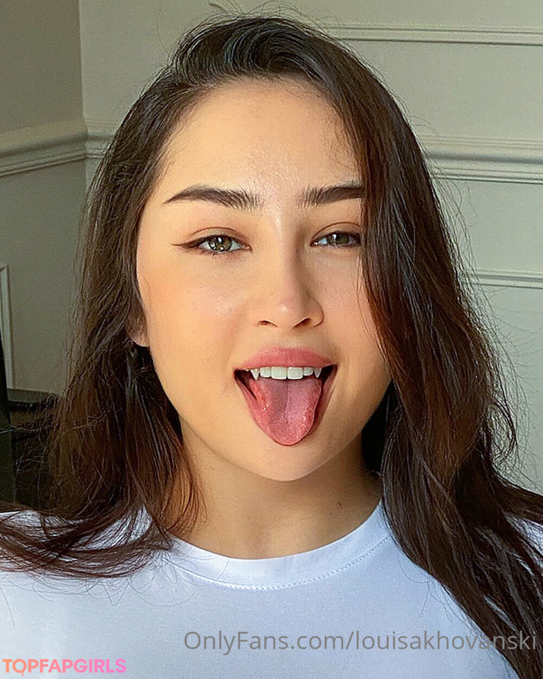 Naakte gelekte OnlyFans-foto van Louisa Khovanski #384
